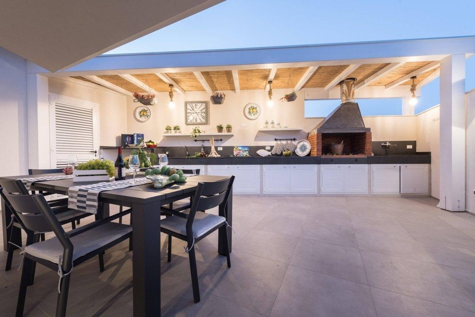 Villa Licia best villas southeastern Sicily Santa Maria del Focallo outdoor kitchen and swimming pool